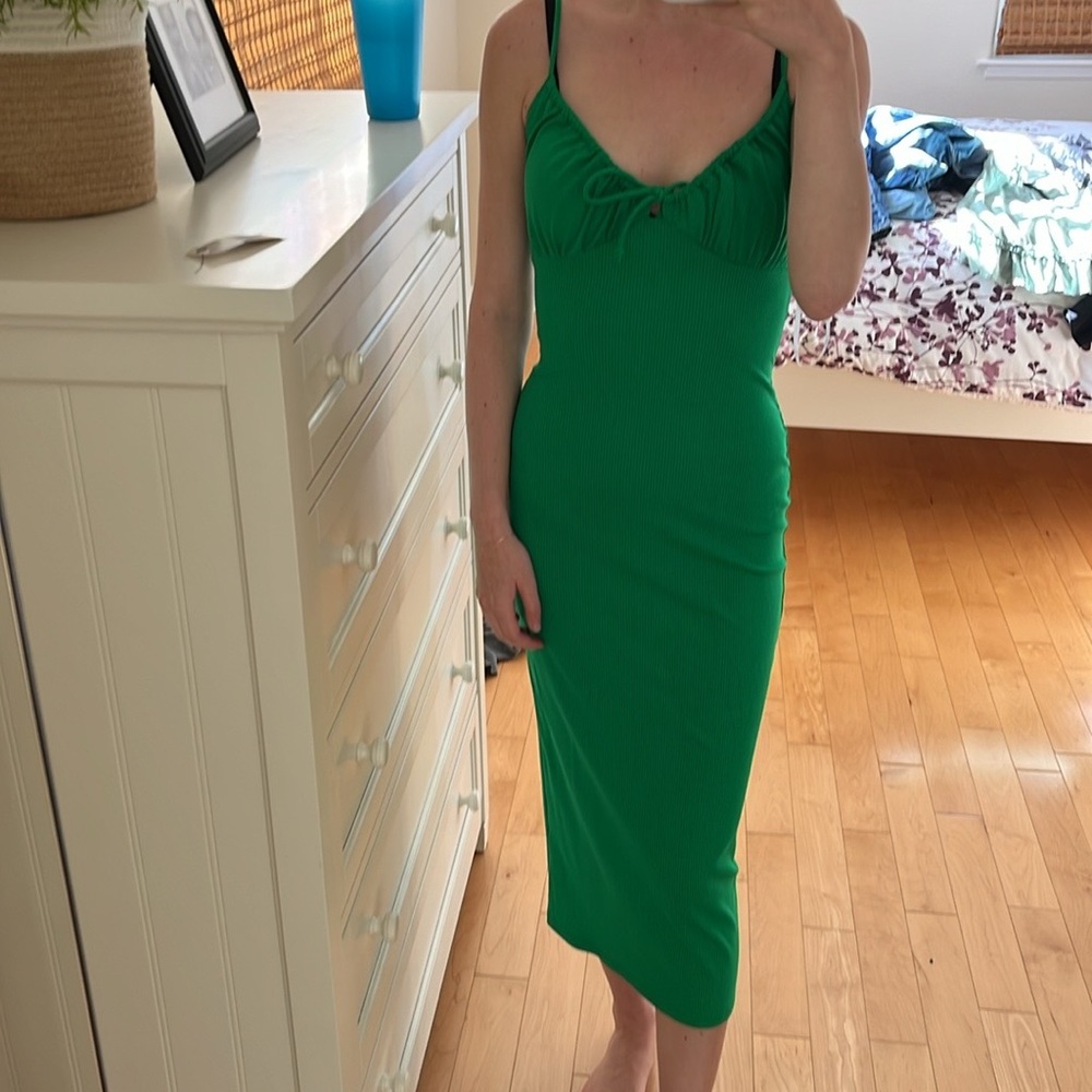 Bright green Lulu’s dress